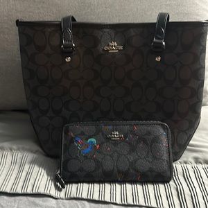 Coach Signature Zip Top Tote with matching wallet